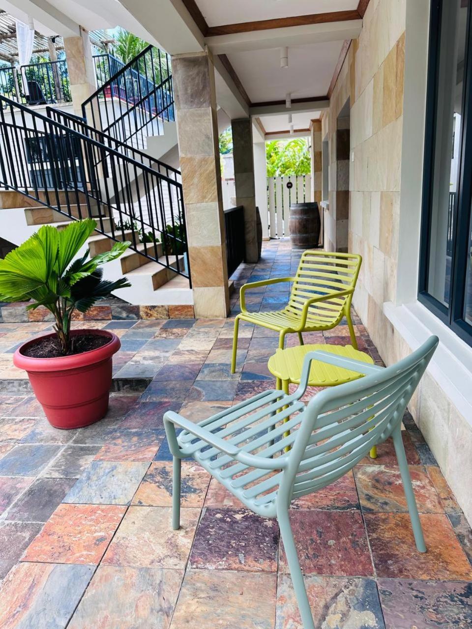 Lodoicea Apartments Bel Ombre Exterior photo